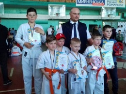Херсонские спортсмены - победители чемпионата Запорожской области по киокушин карате