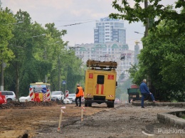 Деревья спилили, остановку перенесли: как расширяют проспект Шевченко в Одессе. Фото
