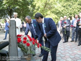 В 74-ю годовщину депортации народов Крыма в Симферополе прошли траурные мероприятия