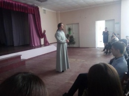 В школах «ЛНР» продолжают проводить уроки православия