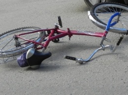 В Новониколаевке авто сбило ребенка на велосипеде