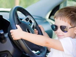 Ребенок в машине: как сделать путешествие комфортным?