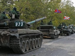Боевики гоняют танки по Донецку