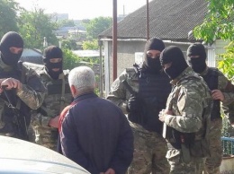 В оккупированном Крыму задержали двух крымских татар по подозрению в терроризме - СМИ