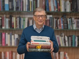 Билл Гейтс опубликовал список книг для летнего чтения