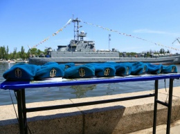 Украинская морская пехота отмечает свое 100-летие с новыми беретами - цвета морской волны