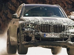 Посмотрите на новый BMW X5 в песках, снегах и на гравии