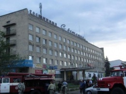 В Рубежном огнем "декоммунизировали" гостиницу "Советская"