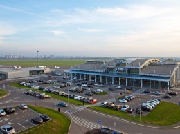 Аэропорт Жуляны предупредил о возможном дефиците мест для парковки авто