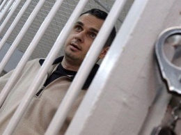Без еды уже 13 дней: адвокат Сенцова заявил, что режиссер не будет прекращать голодовку (ФОТО)