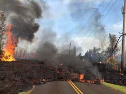 На Гавайях потоки лавы могут заблокировать последний путь эвакуации граждан