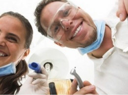 Попрощайтесь с зубными имплантатами: вы можете вырастить собственные зубы за 9 недель