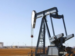 Цены на нефть "рухнули" до рекорда за месяц