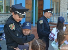 В Рубежном, Лисичанске и Северодонецке появились школьные офицеры полиции