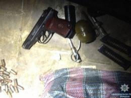В Дружковке задержаны наркодиллер и его друг с оружием
