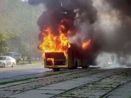 Масштабный пожар в Киеве: на ходу загорелся автобус с пассажирами