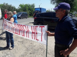 Активисты перекрыли трассу Одесса-Рени с требованием отремонтировать дорогу