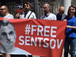В Одессе под Генкосульством РФ требовали освободить украинских политзаключенных
