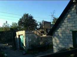 Оккупанты сожгли 9 домов в Пивденном, чтобы заставить местных оставить поселок (ФОТО)