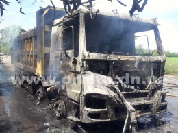 На трассе в Покровском районе сгорел грузовик (ФОТО)