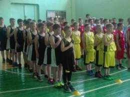 Мирнограде стартовал чемпионат Донецкой области по баскетболу среди юношей