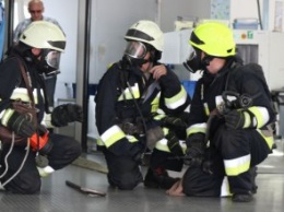 В Днепре спасатели провели учения в аэропорту