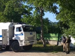 Российские силовики проводят очередной обыск у татар в Крыму