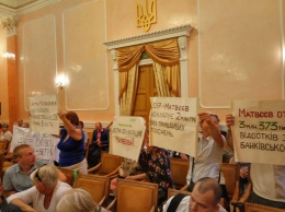 Мини-митинг в мэрии Одессы: неизвестные потроллили депутата Матвеева