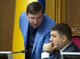 Луценко и Гройсман покрывают рейдеров - депутат Днепропетровского облсовета