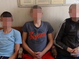 Трое подростков напали на взрослых мужчин (ФОТО)