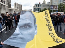 В Москве проходит митинг против репрессий, есть задержанные