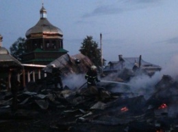 В Карпатах сгорела столетняя церковь (фото)