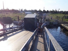 На Николаевщине перегруженная фура утопила мост у Пересадовки