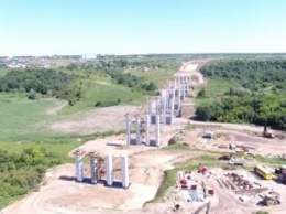 "Укравтодор" показал, как строится большая эстакада-объезд Полтавы на трассе М-03 (видео)