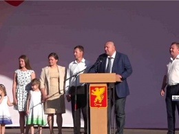 Завод «Залив» подарил многодетной семье Поливановых в Керчи «ГАЗель»