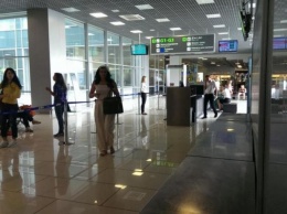 ЧП в киевском аэропорте: разъяренные пассажиры пытались захватить Жуляны