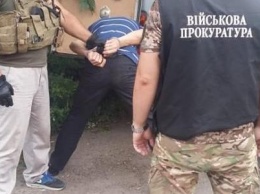 В Одессе военного моряка заставили украсть из части два пистолета