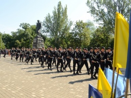 Ряды полиции пополнились сотней выпускников Одесского университета МВД