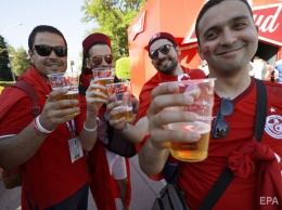 На чемпионате мира по футболу в России болельщикам не хватает пива - СМИ