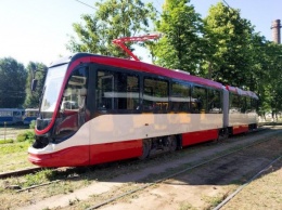 Днепровский завод испытывает новый трамвай для Египта