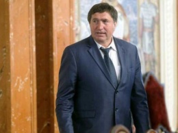 Одиозный член Высшего совета правосудия Гусак Николай Борисович, превышая свои полномочия, оказывает влияние на суды