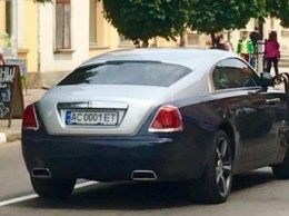 Украинская пенсионерка стала владелицей купе Rolls-Royce за 11 миллионов