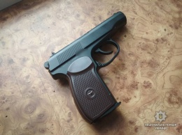В Миргороде подросток из пистолета расстрелял магазин. Фото