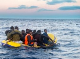 У западного побережья Ливии в ходе двух операций спасли 458 мигрантов