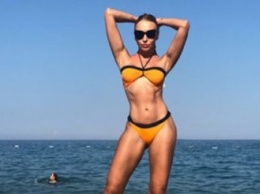 Горячее солнца: Полякова в бикини показала, как надо выглядеть в 34 (фото, видео)