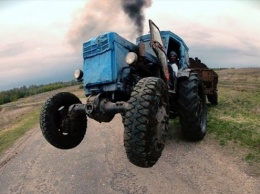 На Херсонщине судят трактористов, которые попали в неловкие ситуации