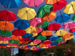 Сегодня в Мелитополе тожественно откроют инсталляцию с зонтиками