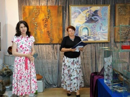 Выставка ювелирных изделий, керамики и живописи «Дорога длиною в жизнь» открылась в крымской столице