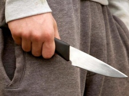 Житель Запорожской области получил ножом в живот, заступившись за продавщицу