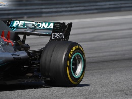 Льюис Хэмилтон раскритиковал Пирелли за выбор шин для Гран-при Австрии